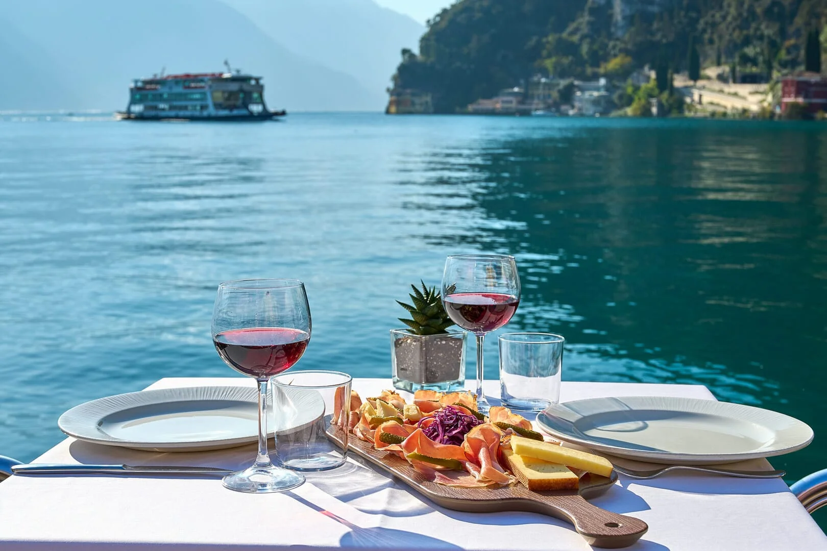 Una cena vista lago alla Terrazza del Sole