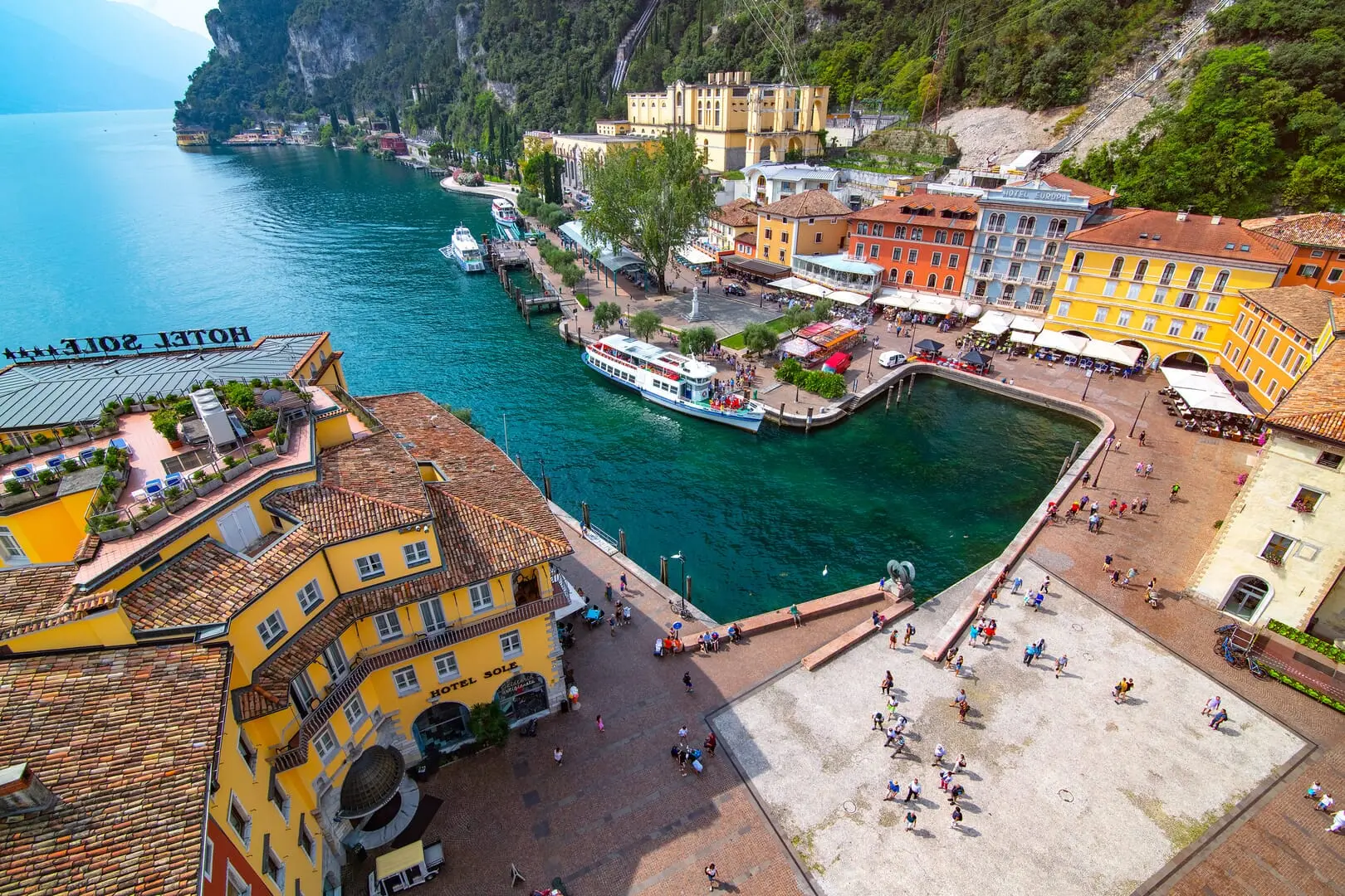Raggiungere il centro storico di Riva in auto senza commettere errori